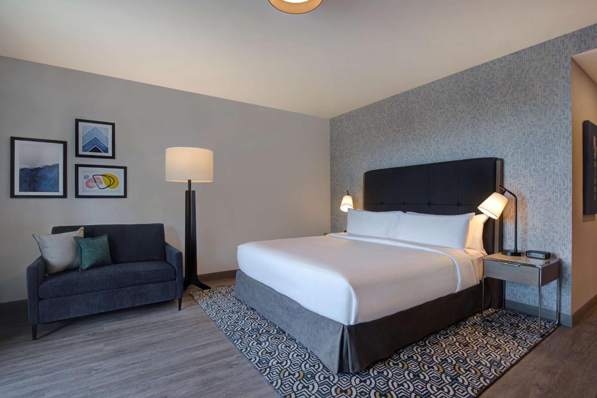 Homewood Suites By Hilton Montreal Downtown — Photos 3